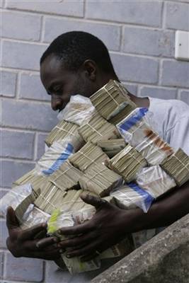 [Image: zimbawe-money.jpg]